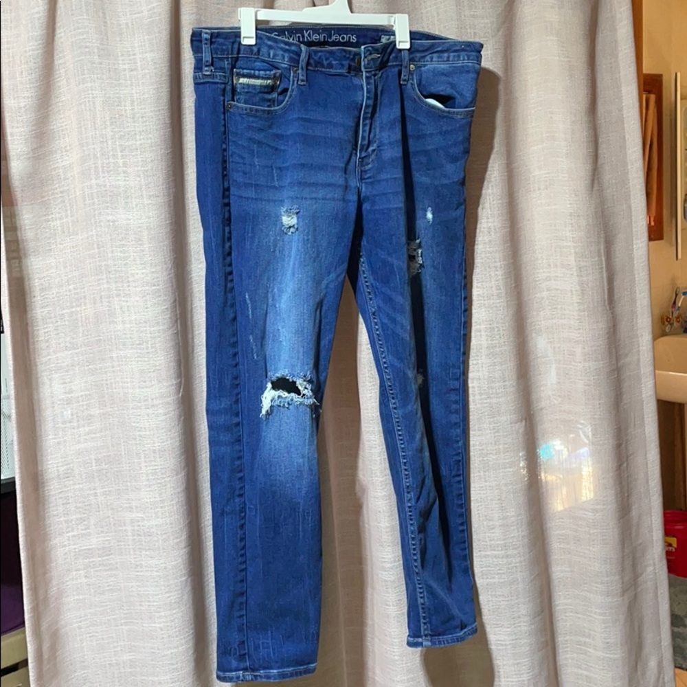 Calvin Klein Ripped Slim Boyfriend Jeans